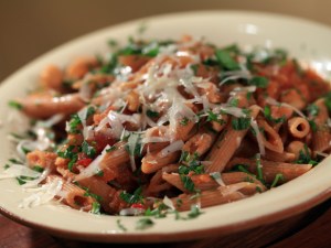 CCWID119_Ceci-Chickpeas-Sauce-with-Penne_s4x3_lg